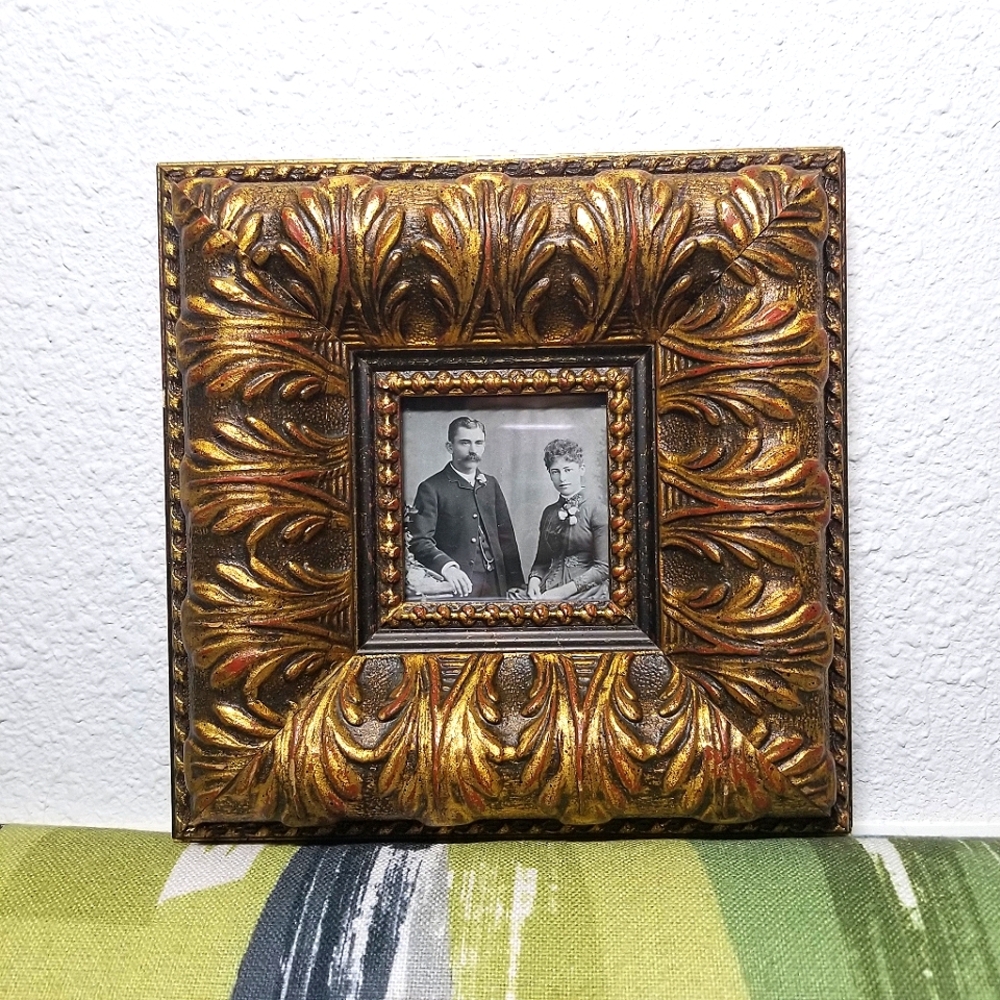 Vtg Victorian Style High Raised Ornate Pic Frame With Couple Photo Made In Spain